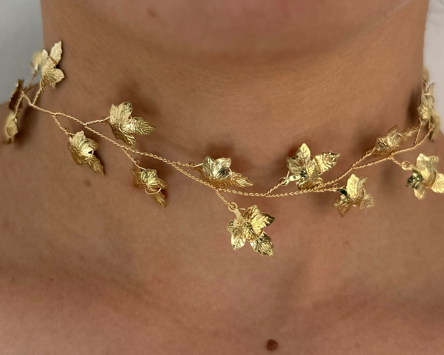 Chocker Hojas Doradas