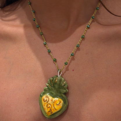 Collar Corazón Verde y Amarillo